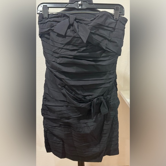 Express strapless mini black dress - Picture 2 of 3